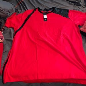 Hudson Jeans Red Short Sleeve Crew Shirt with Black Accents